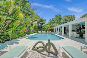 New! Waterfront Heated Pool, Fishing Pier, Designer Touches, 2mi to Beach